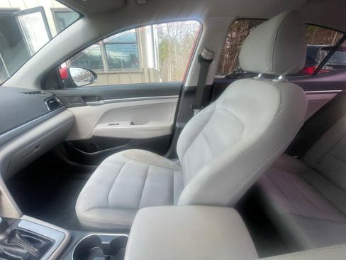 Used 2017 Hyundai Elantra SE image 15