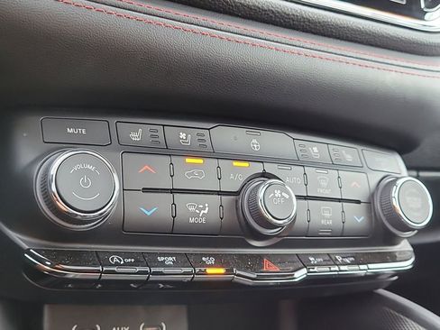 Certified 2024 Dodge Durango GT image 27