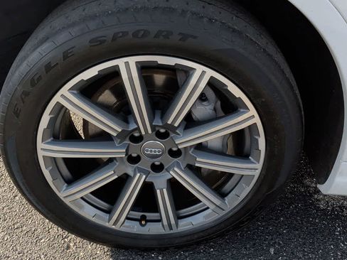 Used 2018 Audi Q7 3.0T Premium Plus w/ Premium Plus Package image 9