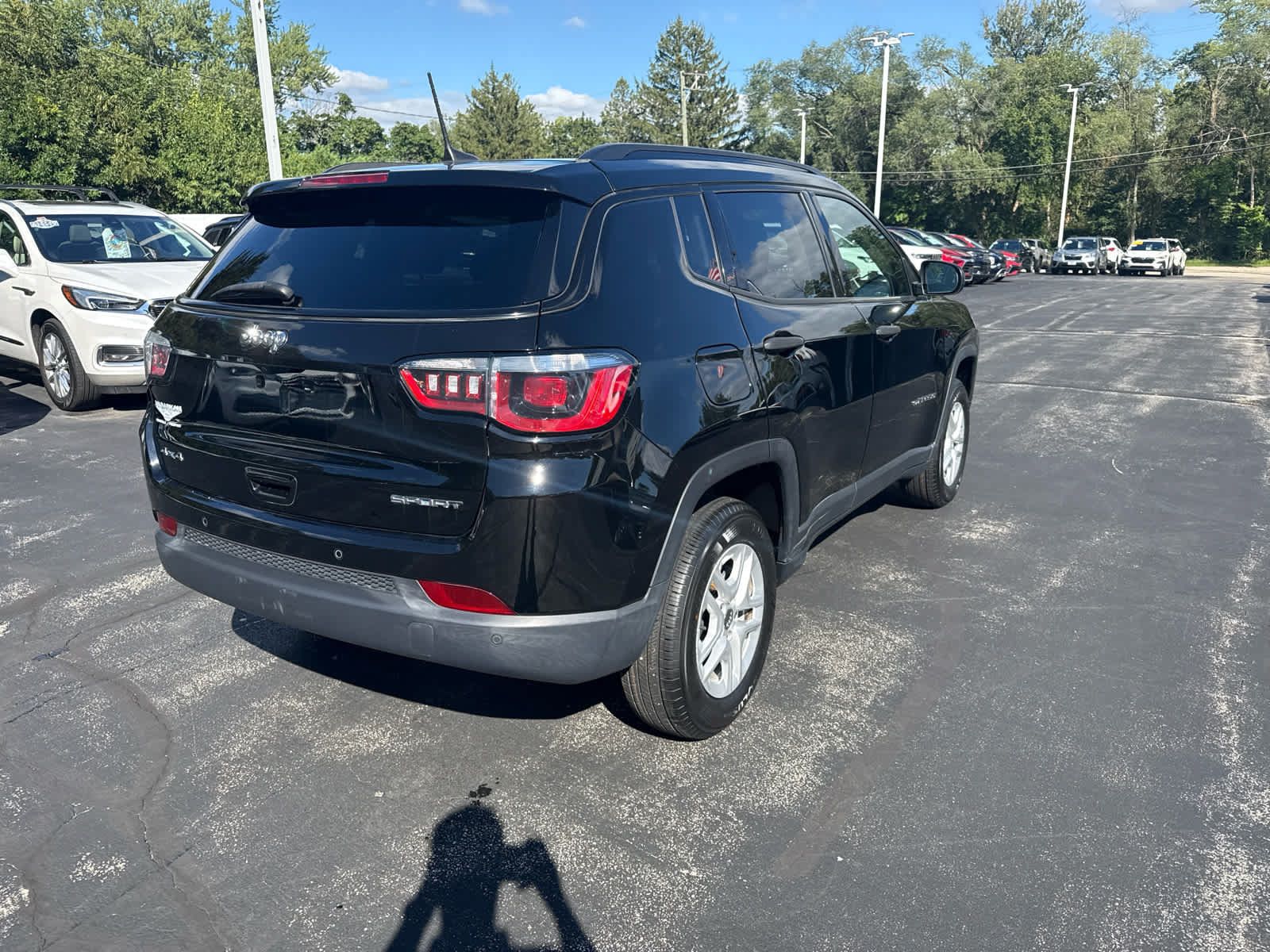 Used 2017 Jeep Compass Sport w/ Cold Weather Group AWD/4WD image 3
