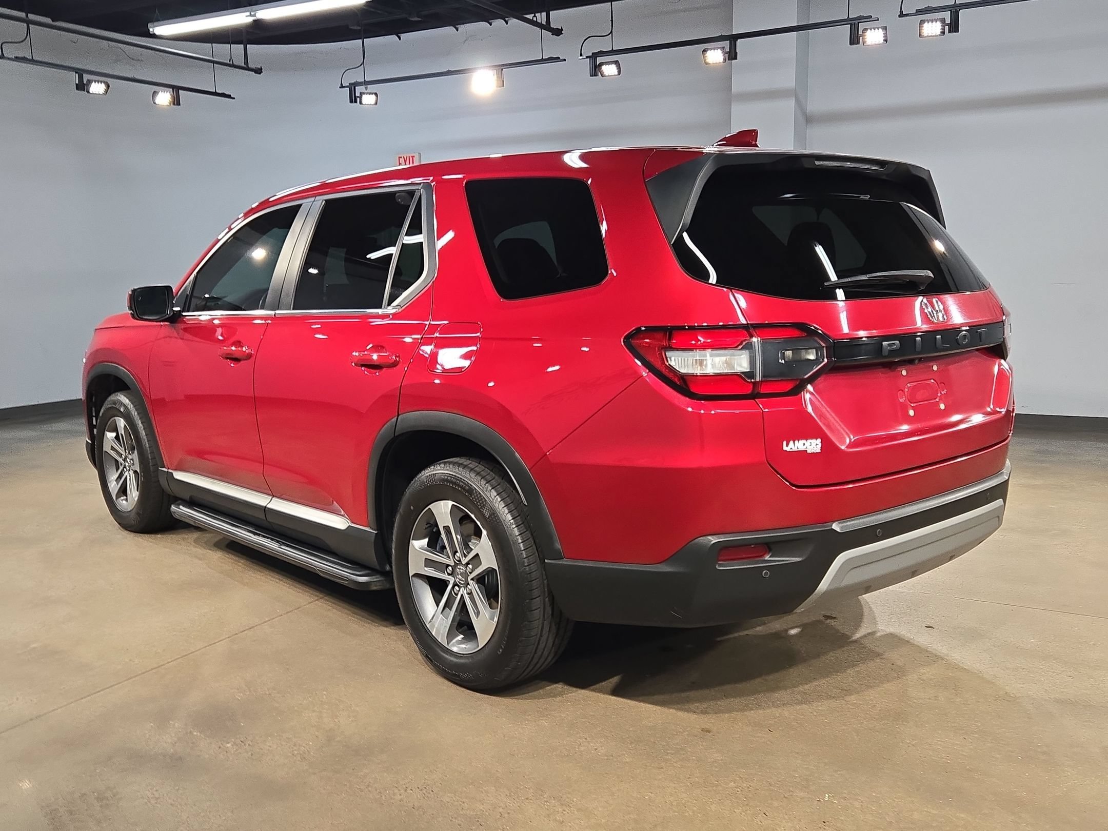 Used 2025 Honda Pilot EX-L image 5