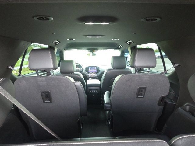 Used 2023 Chevrolet Traverse LT FWD image 12