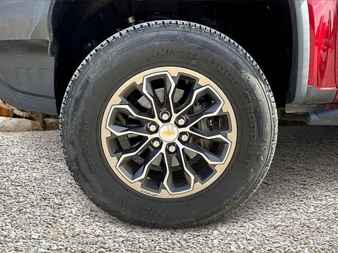 Used 2018 Chevrolet Colorado ZR2 image 9