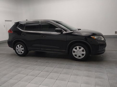 Used 2017 Nissan Rogue S image 11