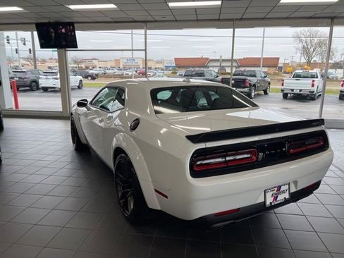 Used 2023 Dodge Challenger SRT Hellcat image 4