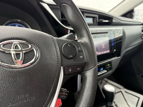 Used 2017 Toyota Corolla L image 16