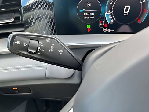New 2026 Volkswagen Tiguan SE AWD/4WD image 28