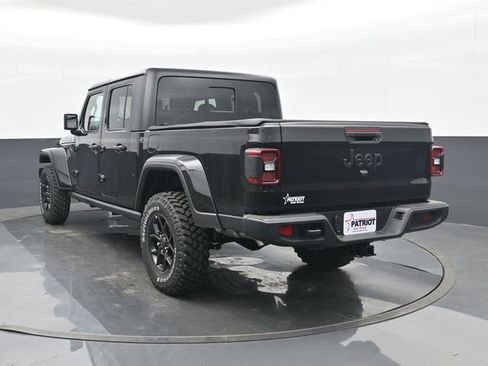 Used 2024 Jeep Gladiator Sport image 2