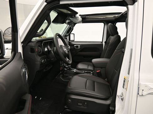 Used 2026 Jeep Wrangler Unlimited Rubicon image 12