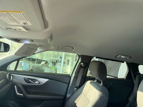 Used 2019 Chevrolet Blazer LT FWD image 9