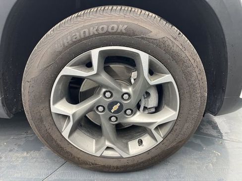 Used 2024 Chevrolet Trax LT w/ LT Convenience Package image 17