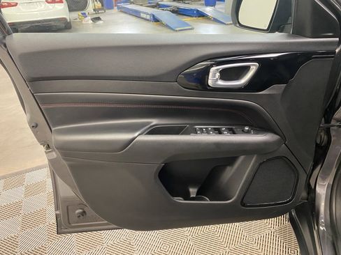 Used 2022 Jeep Compass Trailhawk w/ Trailhawk Convenience Group image 23