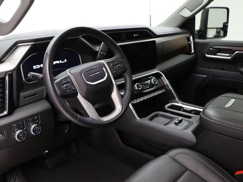 Used 2024 GMC Sierra 2500 Denali image 15