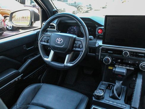 Used 2025 Toyota 4Runner TRD Off-Road Premium AWD/4WD image 7