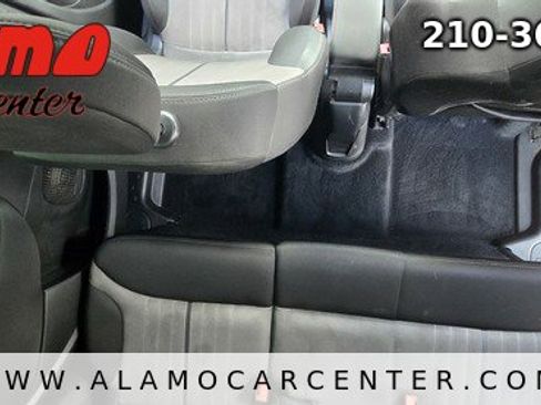 Used 2017 FIAT 500L Pop image 22