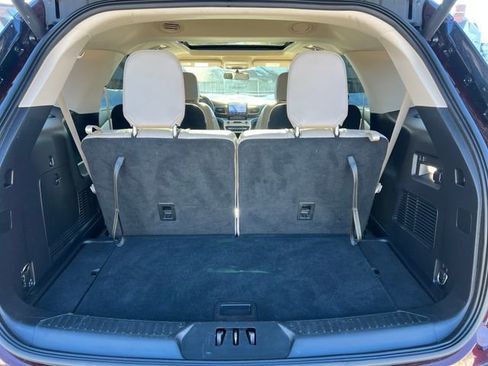 Used 2022 Ford Explorer XLT w/ Equipment Group 202A image 28