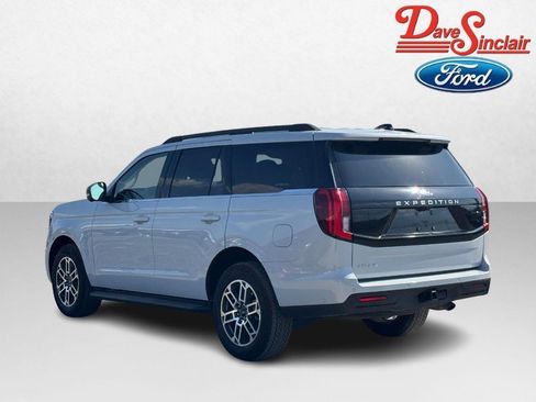 Used 2025 Ford Expedition Active image 9