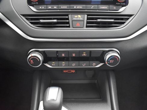 Used 2025 Nissan Altima 2.5 S image 11