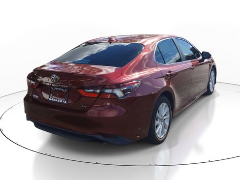 Used 2021 Toyota Camry LE image 6