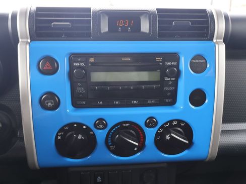 Used 2007 Toyota FJ Cruiser 4WD image 10