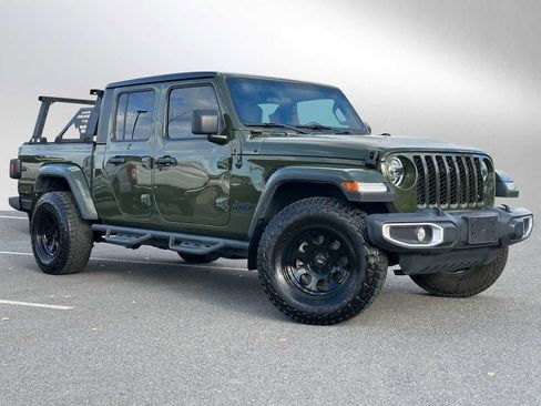 Used 2022 Jeep Gladiator Sport image 1
