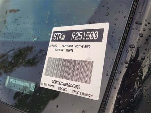 Used 2025 Ford Explorer Active w/ Active Comfort Package image 28