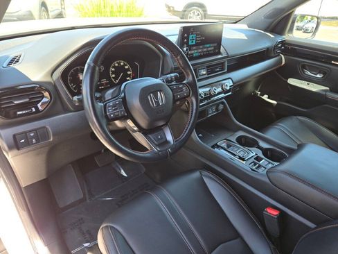 Certified 2024 Honda Pilot TrailSport image 12