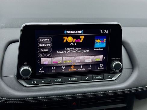 Used 2024 Nissan Rogue S FWD image 11