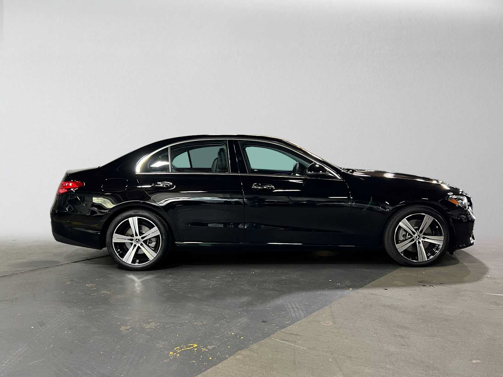 Used 2026 Mercedes-Benz C 300 4MATIC Sedan image 3