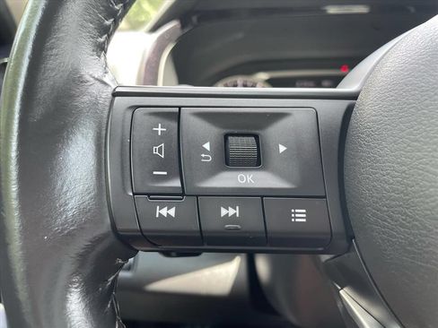 Used 2025 Nissan Pathfinder SV FWD image 20