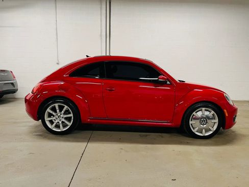 Used 2013 Volkswagen Beetle 2.5 image 9