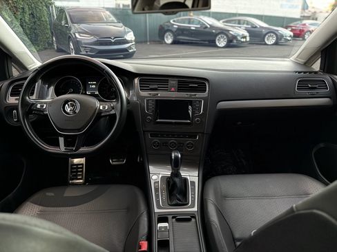 Used 2015 Volkswagen e-Golf SEL Premium FWD image 18