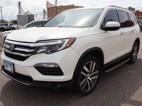 Used 2017 Honda Pilot Elite image 1