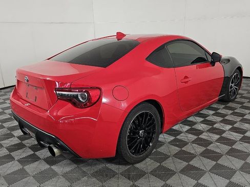 Used 2017 Toyota 86 RWD image 3