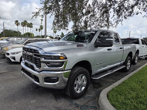Used 2026 RAM 2500 Big Horn AWD/4WD image 3