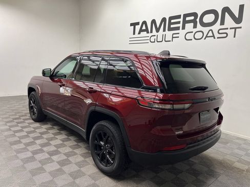 Used 2024 Jeep Grand Cherokee Altitude AWD/4WD image 8