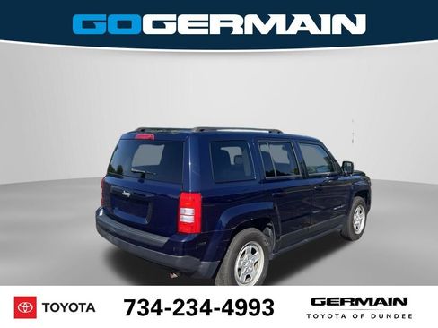 Used 2017 Jeep Patriot Sport w/ Power Value Group FWD image 7