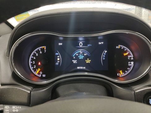 Used 2018 Jeep Grand Cherokee Limited AWD/4WD image 12