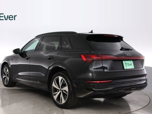 Used 2024 Audi Q8 e-tron Premium AWD/4WD image 17