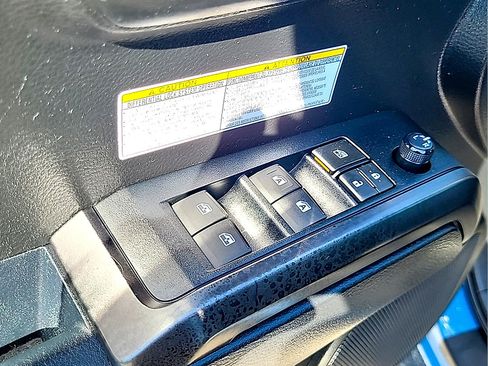 Used 2019 Toyota Tacoma TRD Off-Road w/ TRD Premium Off Road Package AWD/4WD image 15