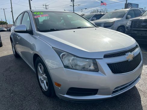 Used 2014 Chevrolet Cruze LT FWD image 4