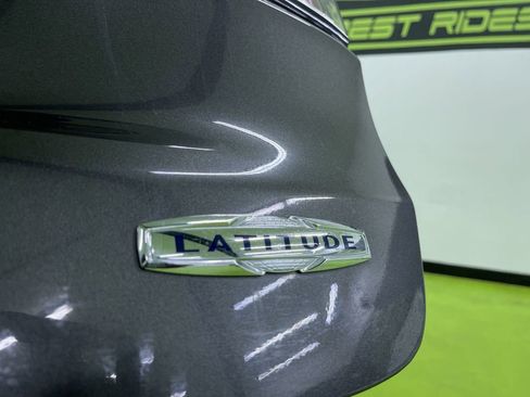 Used 2024 Jeep Compass Latitude image 13