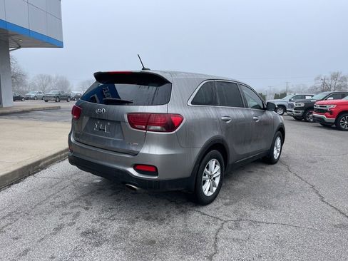 Used 2019 Kia Sorento LX image 8