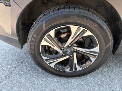 Certified 2024 Subaru Crosstrek 2.0i Premium AWD/4WD image 17