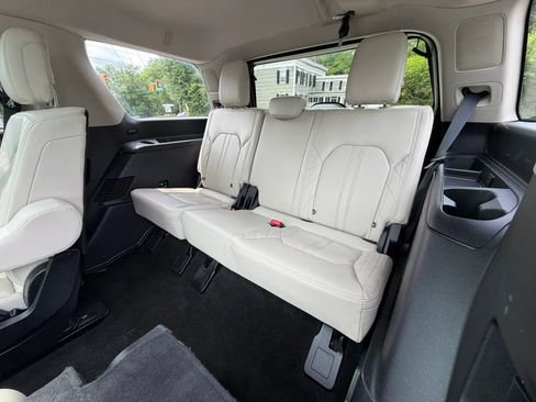 Used 2018 Ford Expedition Platinum AWD/4WD image 19