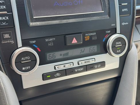Used 2012 Toyota Camry XLE FWD image 23
