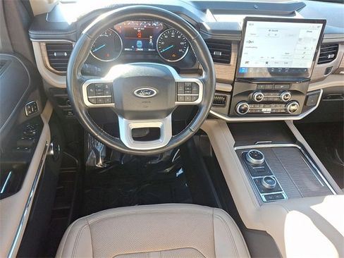 Used 2024 Ford Expedition Limited image 12