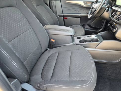 Used 2024 Ford Escape Active w/ Tech Pack #1 AWD/4WD image 9