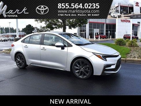 Certified 2025 Toyota Corolla SE FWD image 1