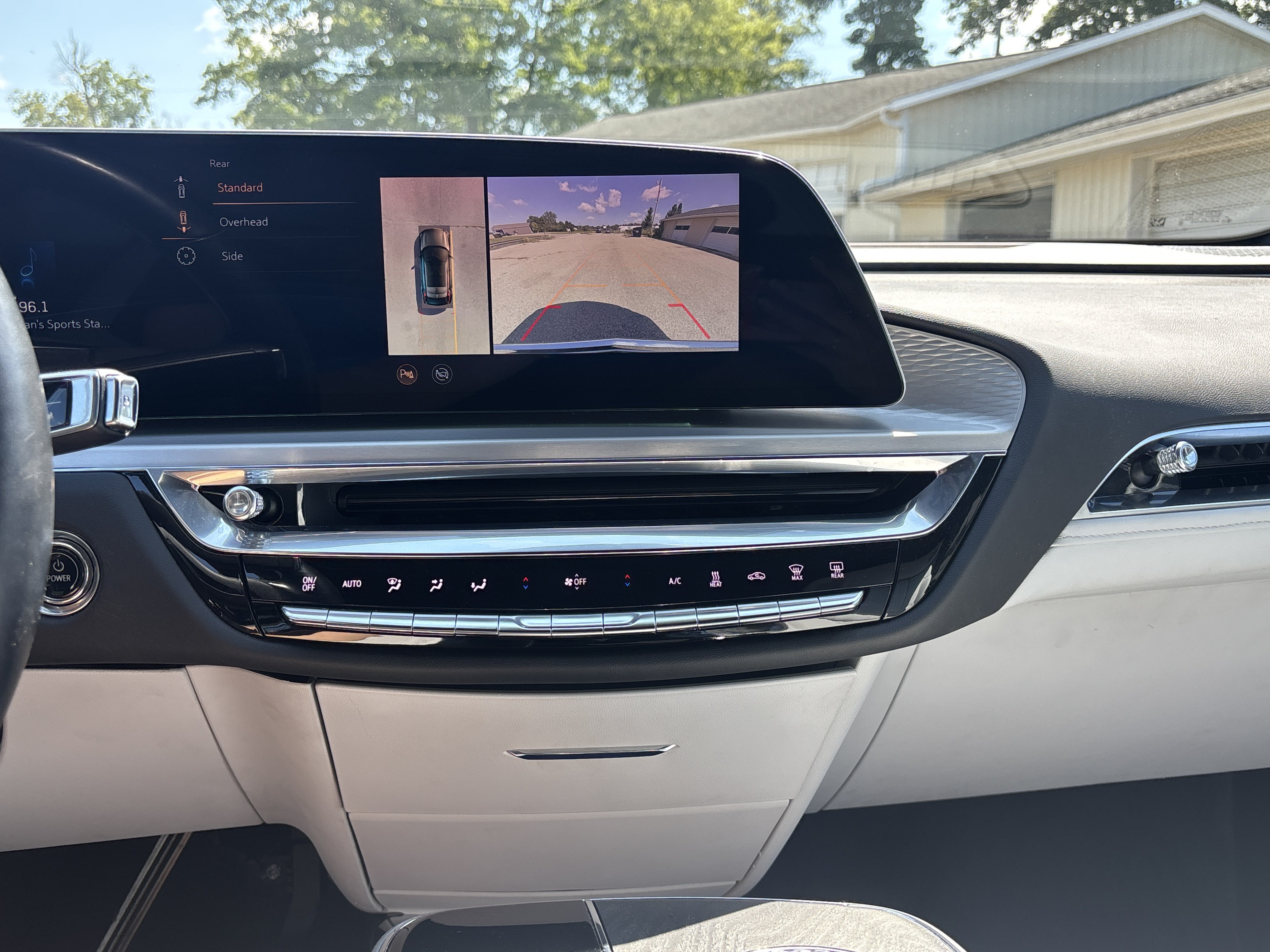 Used 2023 Cadillac Lyriq 2WD image 21